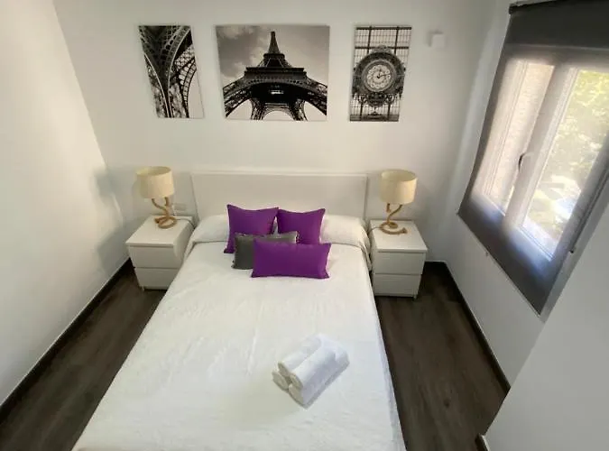 Reina Apartamentos