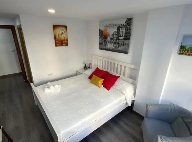 Reina Apartamentos Daire *